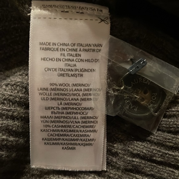 POLO Ralph Lauren Grey Poncho. Italian Merino and Cashmere. One Size - Picture 9 of 10